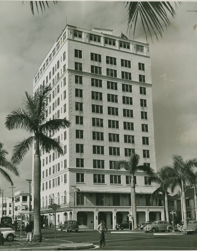 Alcazar Hotel