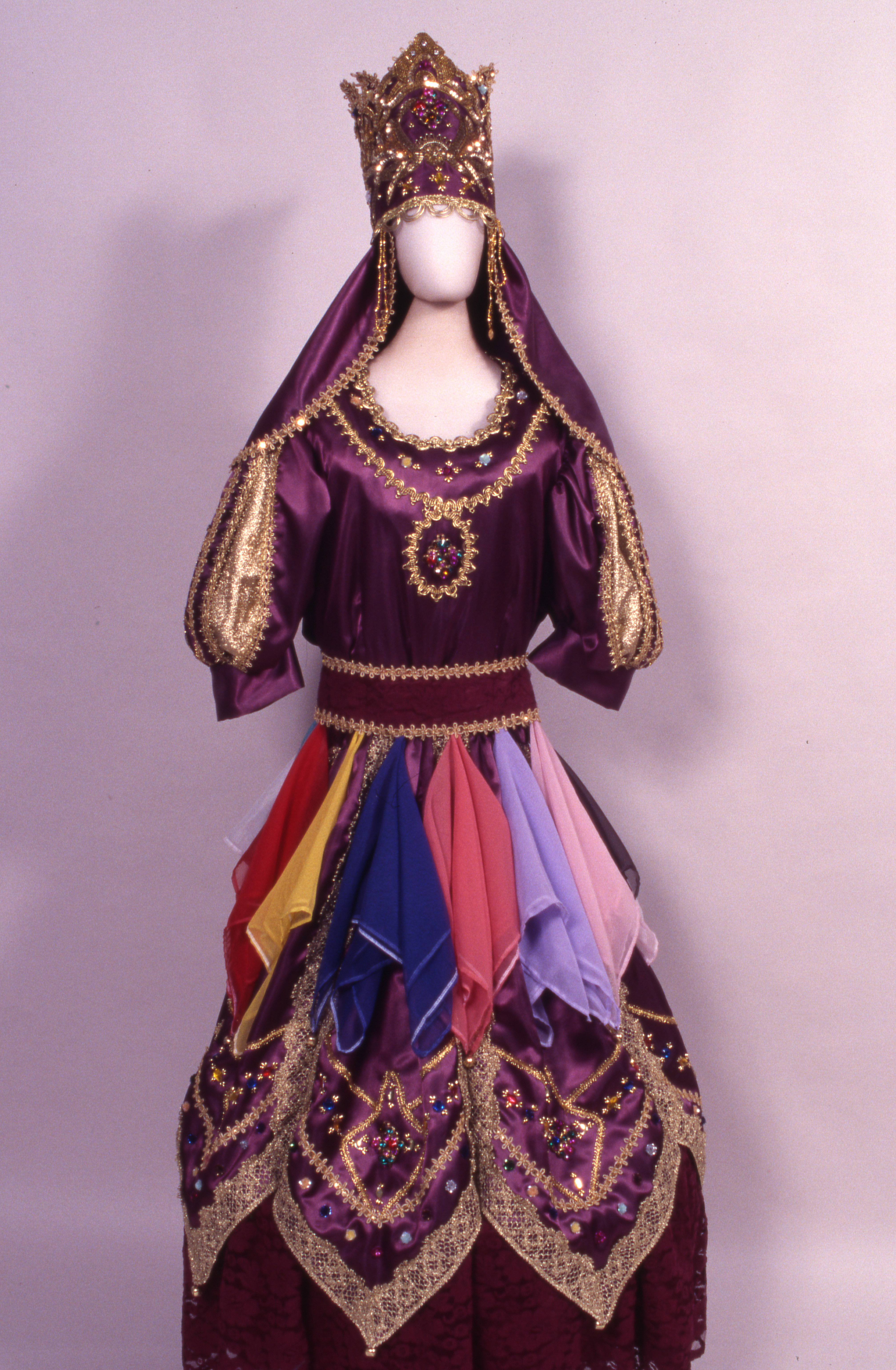 Female coronation outfit for Oyá