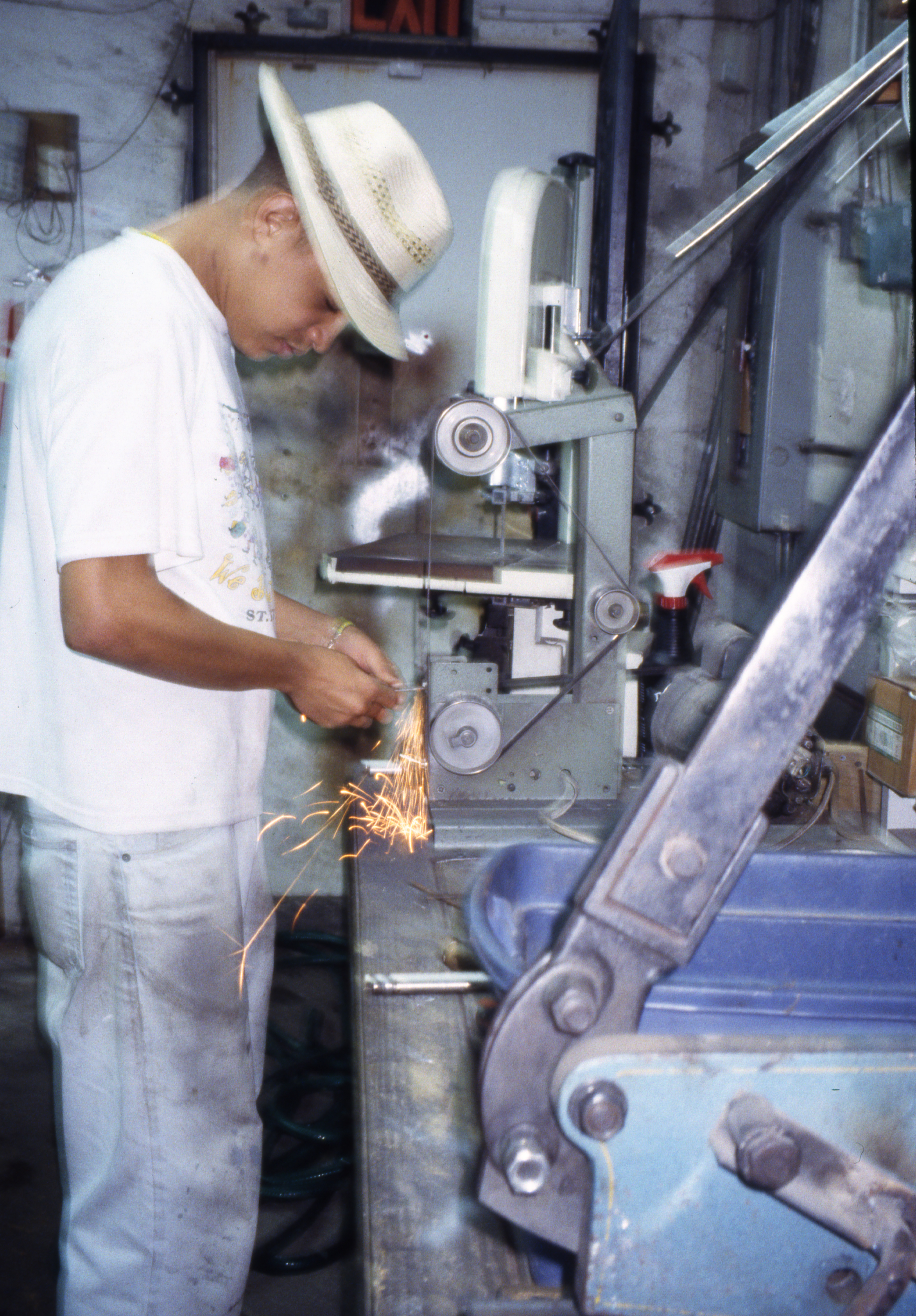 Toolmaker working in Juan Gonzalez's shop
