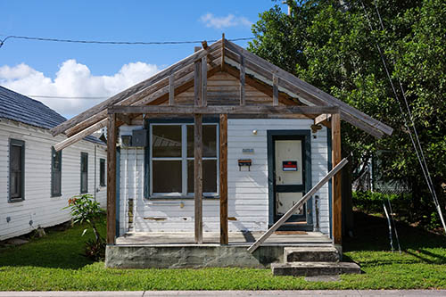 [2022-11-28] Facade of Brooker Shot Gun House