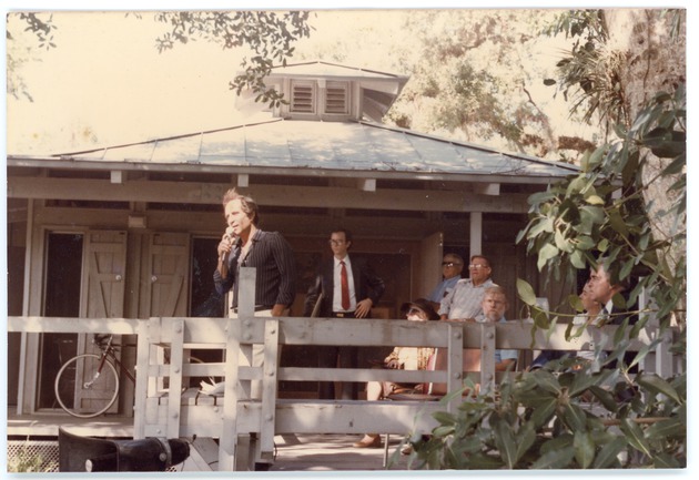 Commissioner Harvey Ruvin speaking at an Arch Creek event