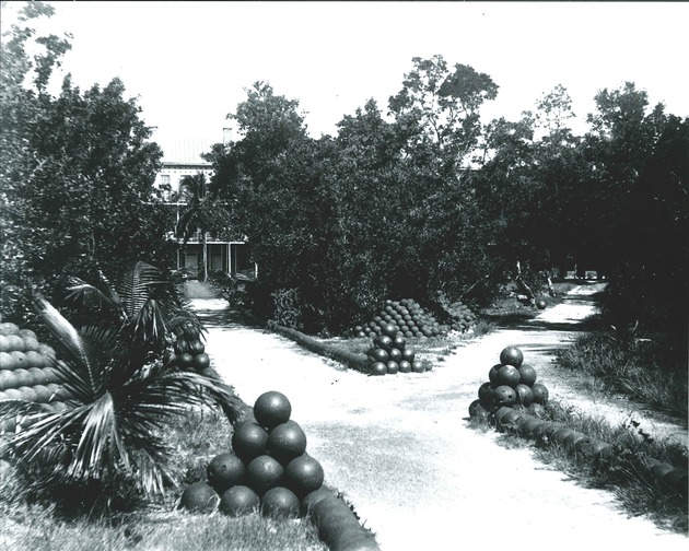 Cannonball Avenue, looking north