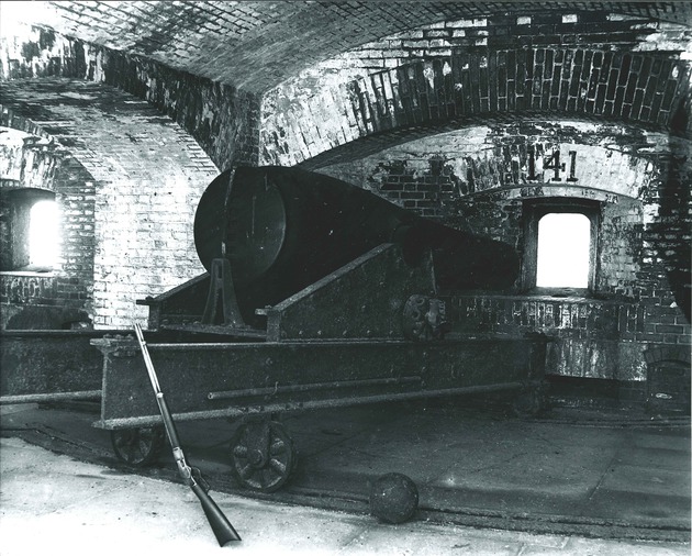 Lower casemate, 10" Columbiad