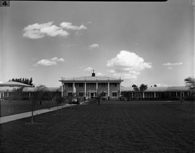 Villa Maria Nursing Center in North Miami, Florida