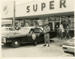 [1970-1979] Protestors demonstrate outside A&P supermarket in North Miami
