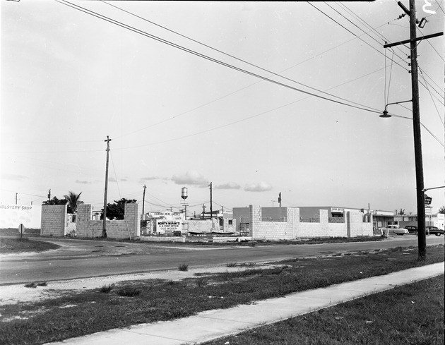 North Miami Postal Service office on 128th Street and 6th Avenue under construction