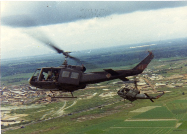 1st platoon breaks from echelon left formation - 