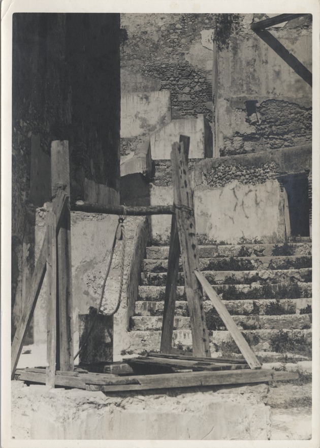Stairs in Castillo del Morro, Santiago de Cuba after 1932 earthquake - Recto