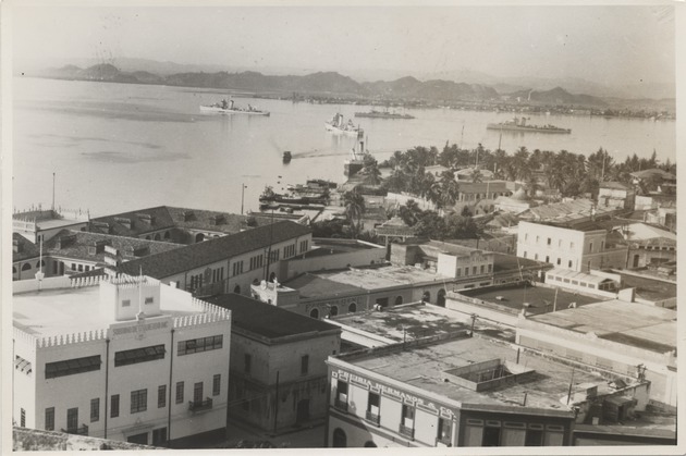 View of the harbor of Santiago de Cuba after the 1932 earthquake - Recto
