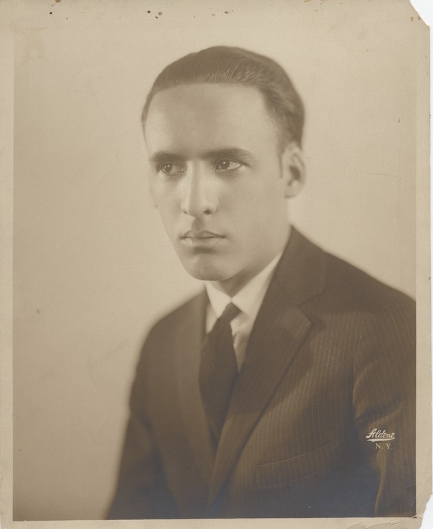 Abril Lamarque portrait in suit and tie - Recto