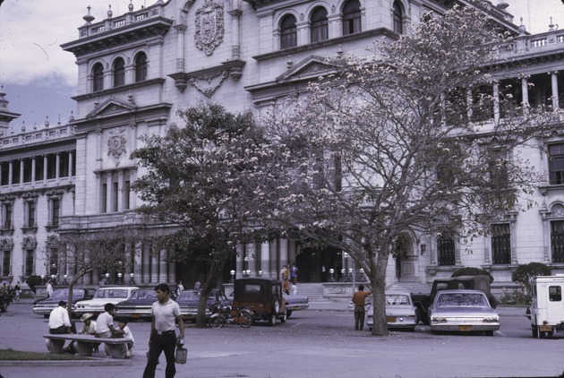 Guatemala City Plaza presidents palace