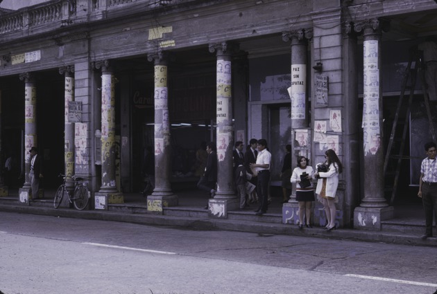 Guatemala City Plaza, portales