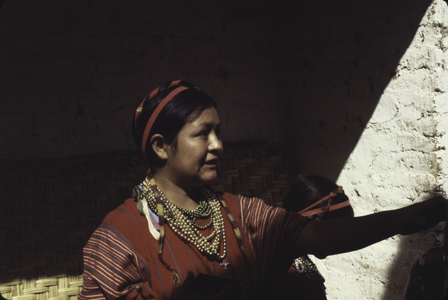 Santiago Atitlán, Guatemala woman