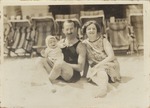 [1926/1927] Irwin Cassel holding Marwin Cassel seated with Mana-Zucca