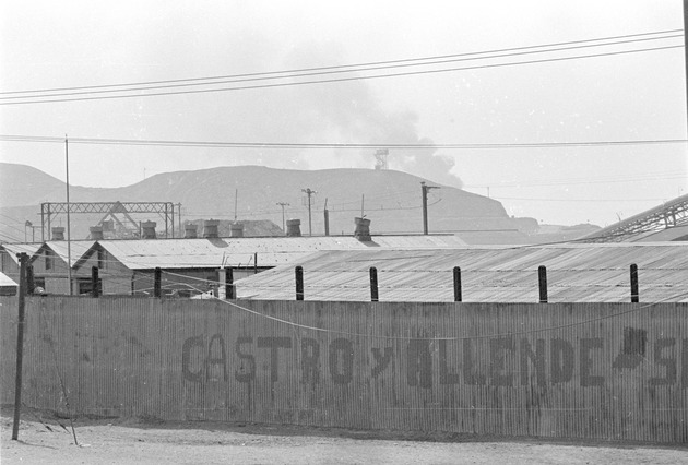 Signs advertising the 1971 Fidel Castro visit to Chile 5