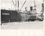 Produce being unloaded from a Soviet ship in Havana Harbor