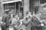 [1960-06-11] Picketing the Cuban consulate 6