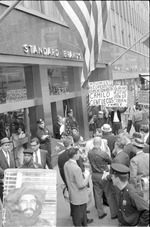 [1960-06-11] Picketing the Cuban consulate 31