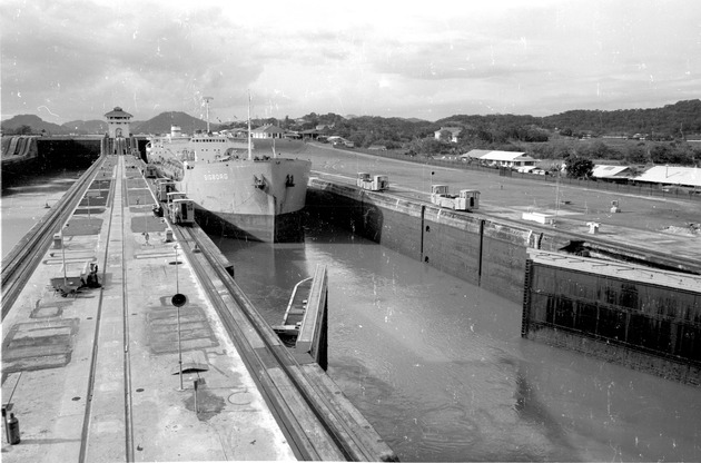 Sigborg going through the Panama Canal locks 3