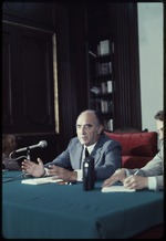 [1976/1982] José Guillermo Abel López Portillo y Pacheco with reporters