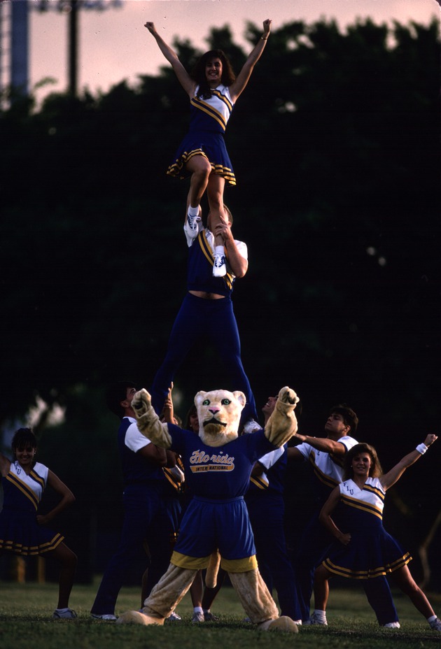 FIU cheerleader lifts 1