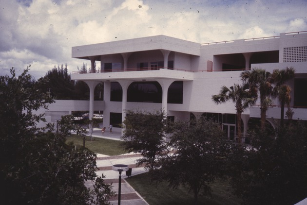 Glenn Hubert Library, North Miami Campus