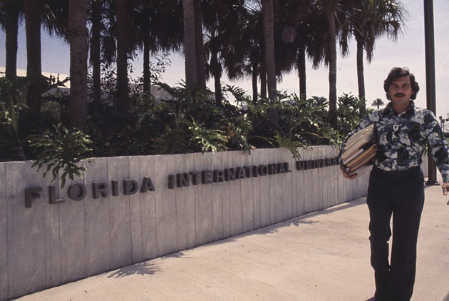Florida International University sign, Tamiami Campus