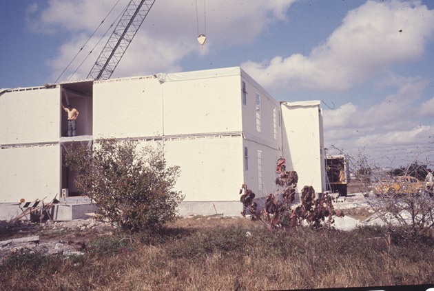 Modular building, Tamiami campus