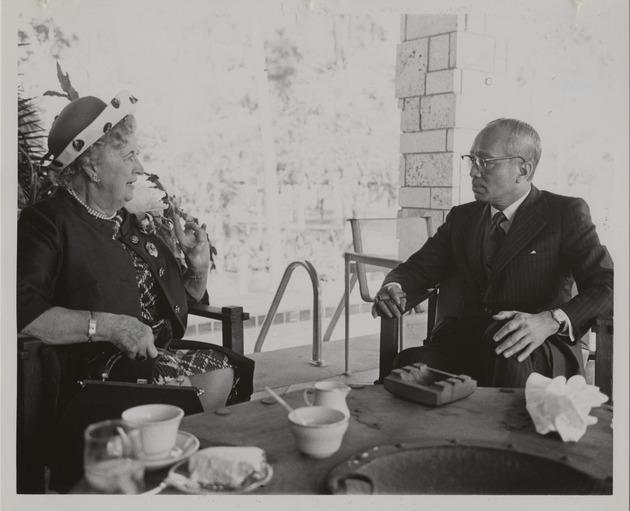 Carolyn Lawrence Pearce in discussion with U Thant - Tamiami_Groundbreaking_014_Recto