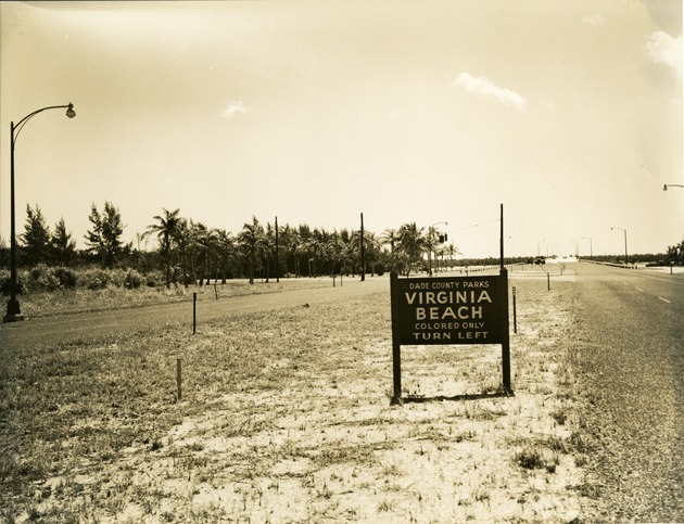 Virginia Beach Entrance and Sign - Recto