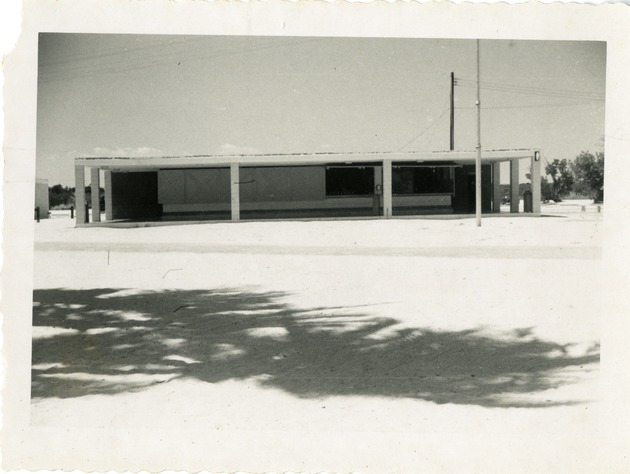 Refreshment stand building - Recto