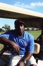 [2007-12-12] Man in golf cart