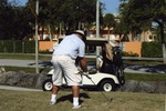 [2007-12-12] Man golfing
