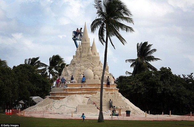 Guinness World Record Sandcastle Sponsored by Turkish Airlines