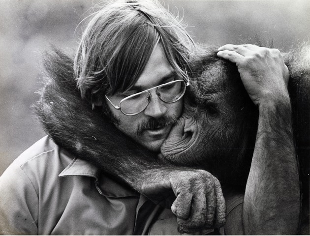 Orangutan Jasper with Zookeeper Kurt Mannchen hugging at Miami Metrozoo