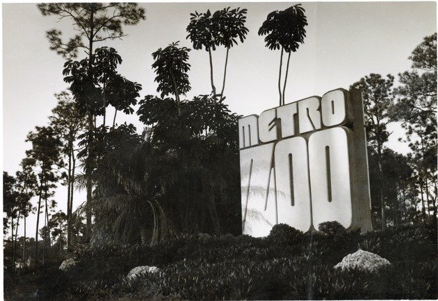 Miami Metrozoo's new sign in front of the park
