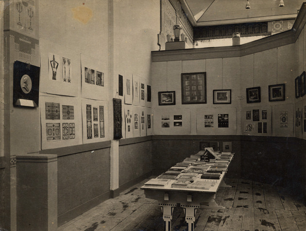 [Photograph of interior of Van Dishoeck's studio] / (Photograph)
