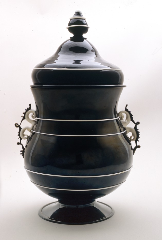 Urn, approximately 1910