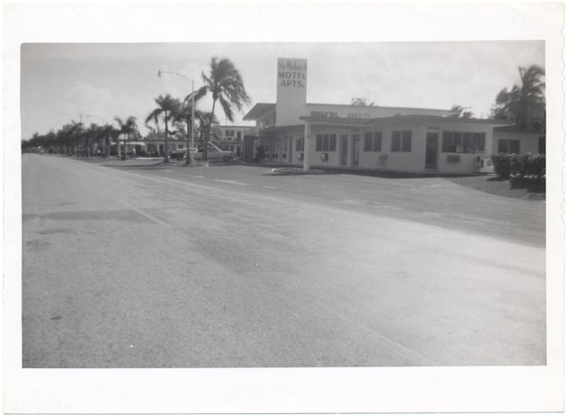 Sir Richard Motel Apartments