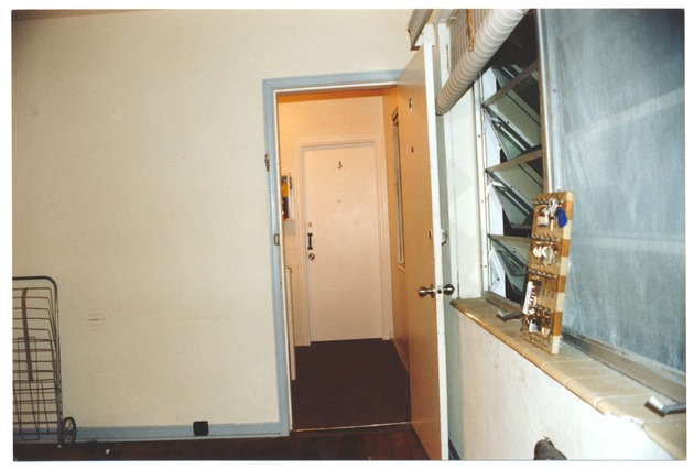 Florence Manor Apartments interior, Marseilles Drive