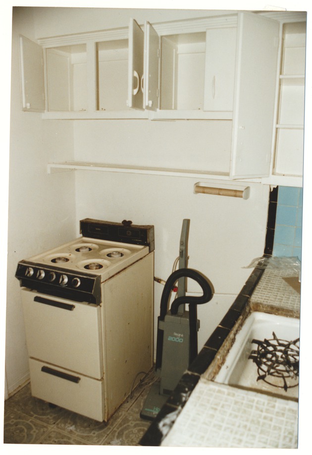 Florence Manor Apartments kitchen
