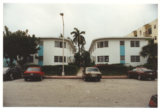 Florence Manor Apartments exterior, Marseilles Drive