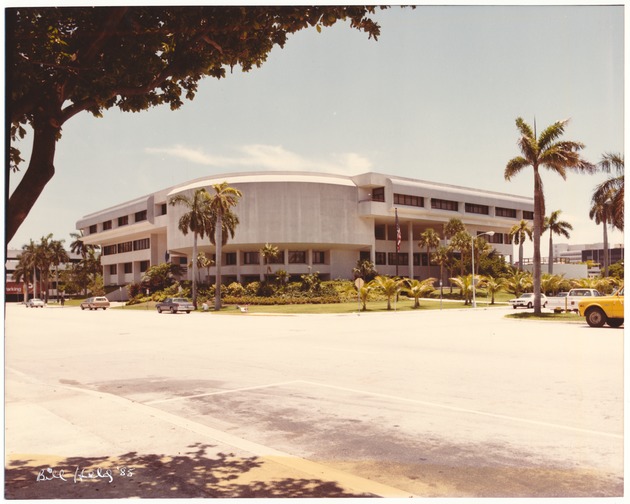Miami Beach City Hall, 1985 - Photograph, recto: [Miami Beach City Hall, 1985]