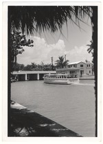 [1959/06] The Shamrock near a bridge