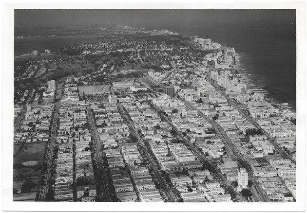 Flamingo Park to Ocean Drive looking north from 11th street. Lincoln Road, Mt. Sinai Hospital, and the Fontainebleau are visible in the distance.