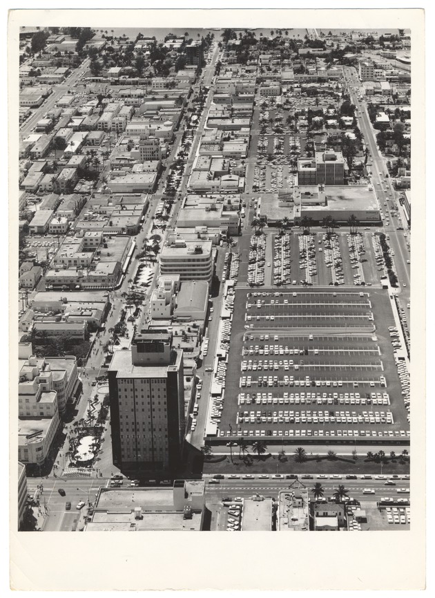 Washington Ave showing the Miami Beach Federal Bank and 17th Street in the right - 