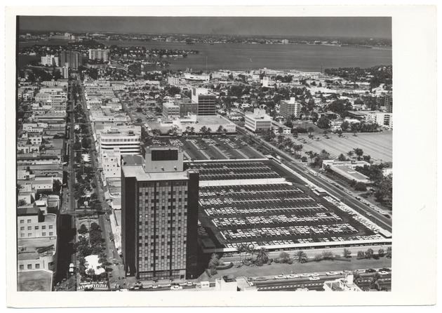 Lincoln Road Mall from Washington Avenue - 