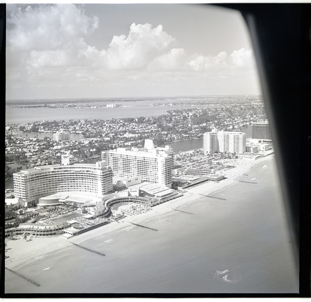 Ocean side of Miami Beach, looking north