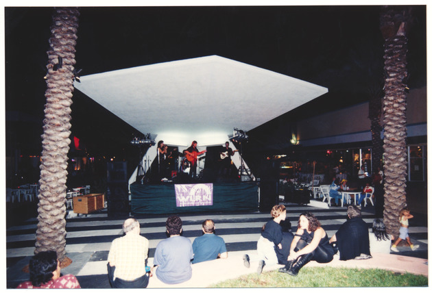 Lincoln Road WLRN concert at night