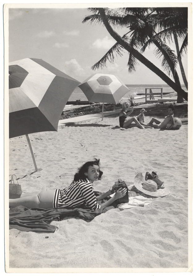 Syn Sinclair and two others - promotional modeling beach scene - Recto
